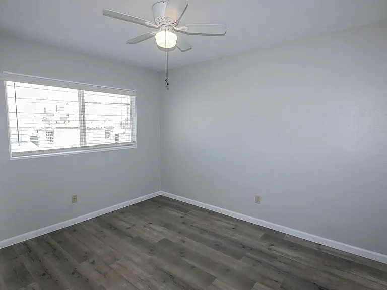 1050 Hornblend St — Photo 11