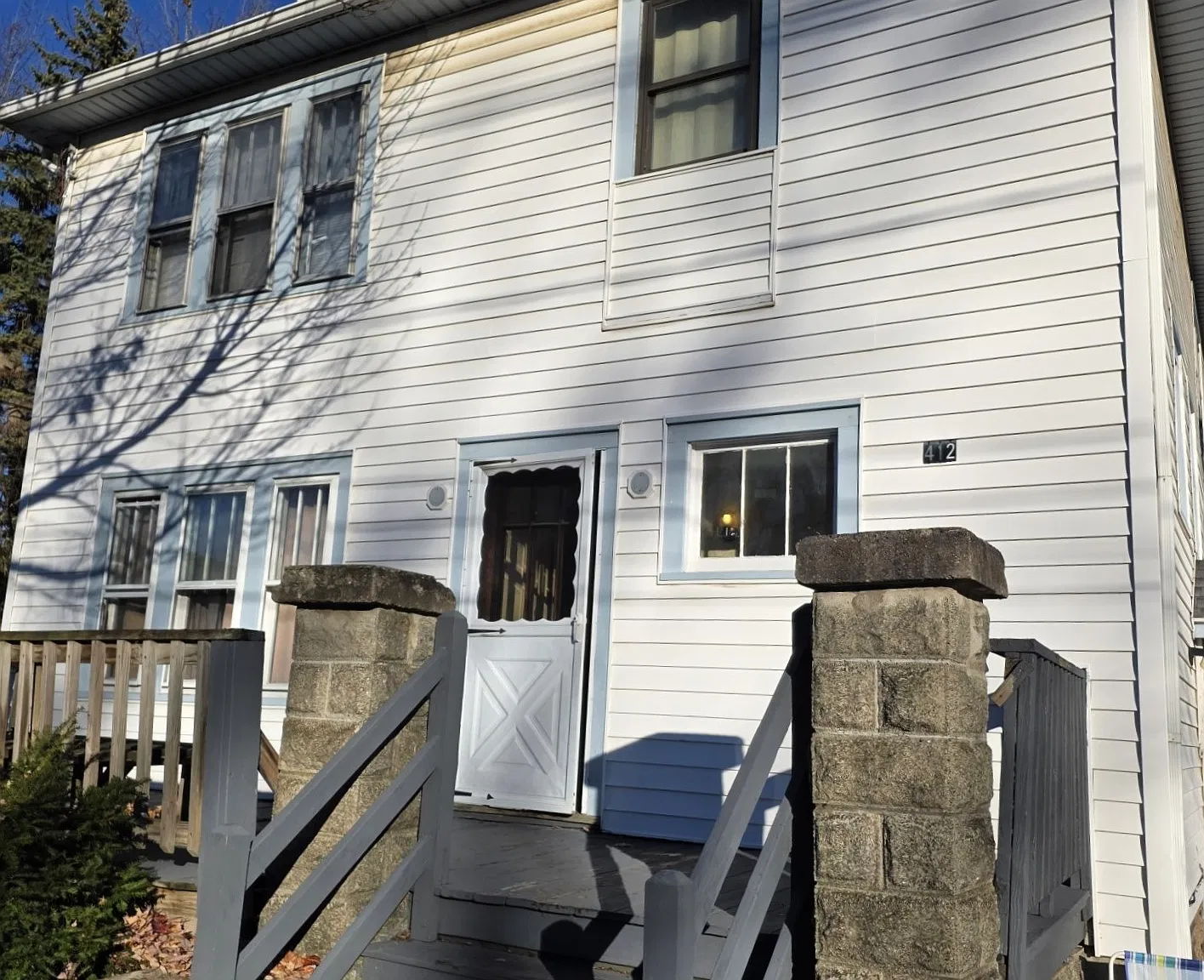 2 bed, $1,000 — Photo 1