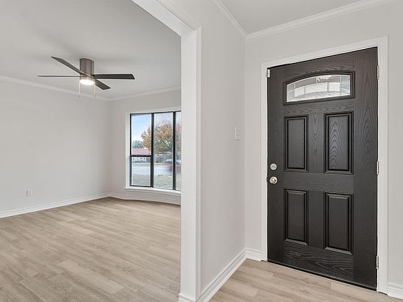 3rd image of 1302 W Tarrant Rd