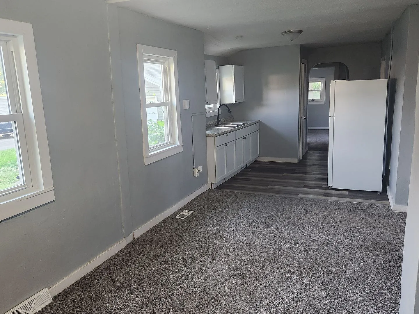 3 Bedroom 1.5 Bathroom House — Photo 3