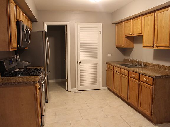 4th image of 17 Wildwood Ln #G