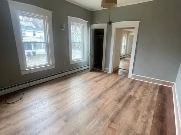 21 Pleasant St., 21 Pleasant St APT 3, Franklin, NH 03235