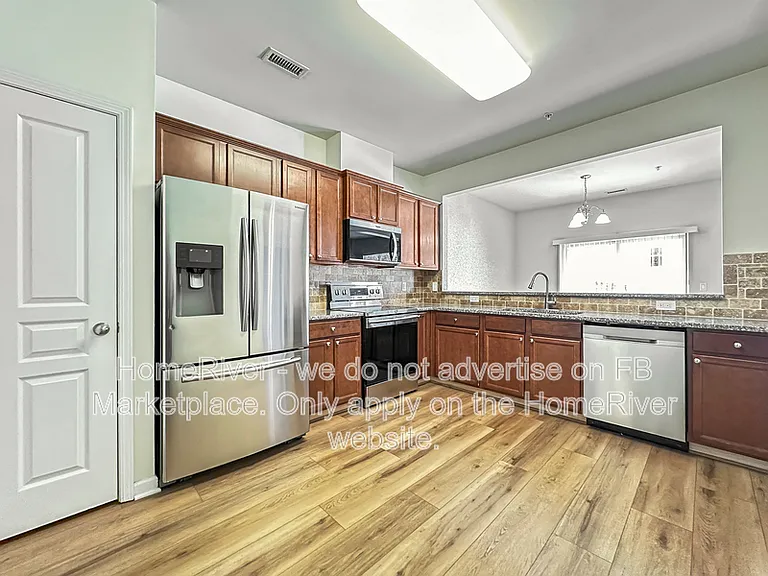 8104 Yaxley Hall Dr — Photo 7