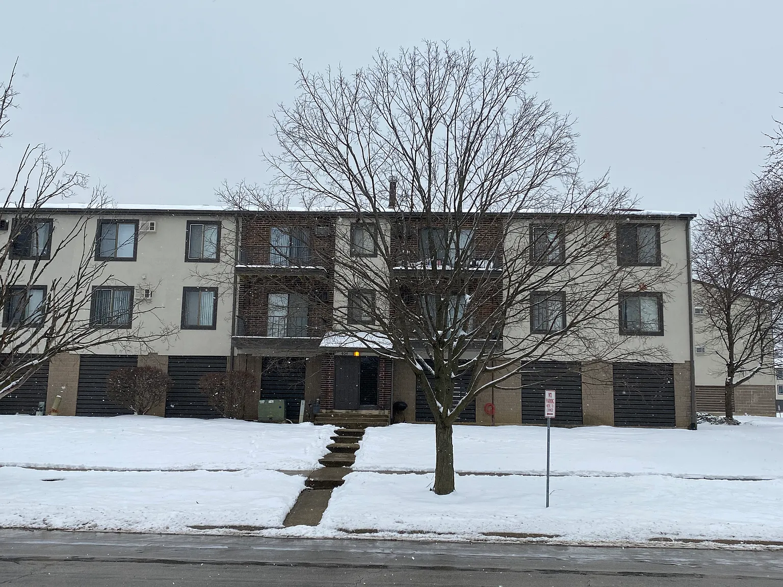 2 bed, 1400 sqft, $1,750 — Photo 1