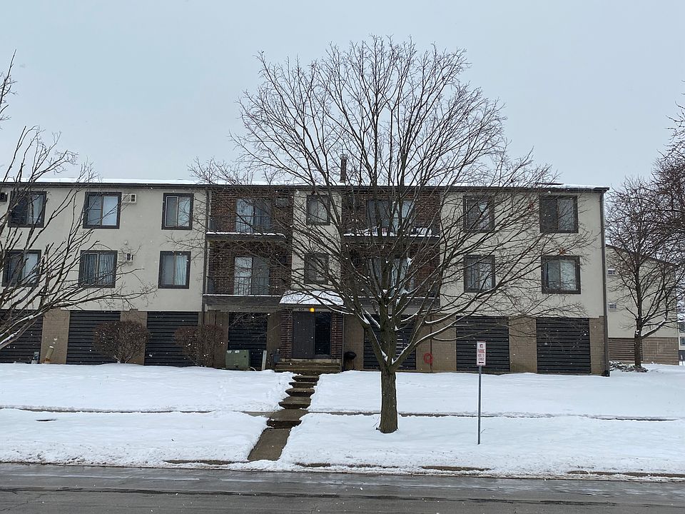 1st image of 404 E Bailey Rd