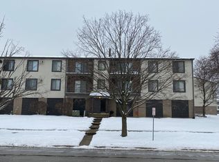 404 E Bailey Rd, Naperville, IL 60565