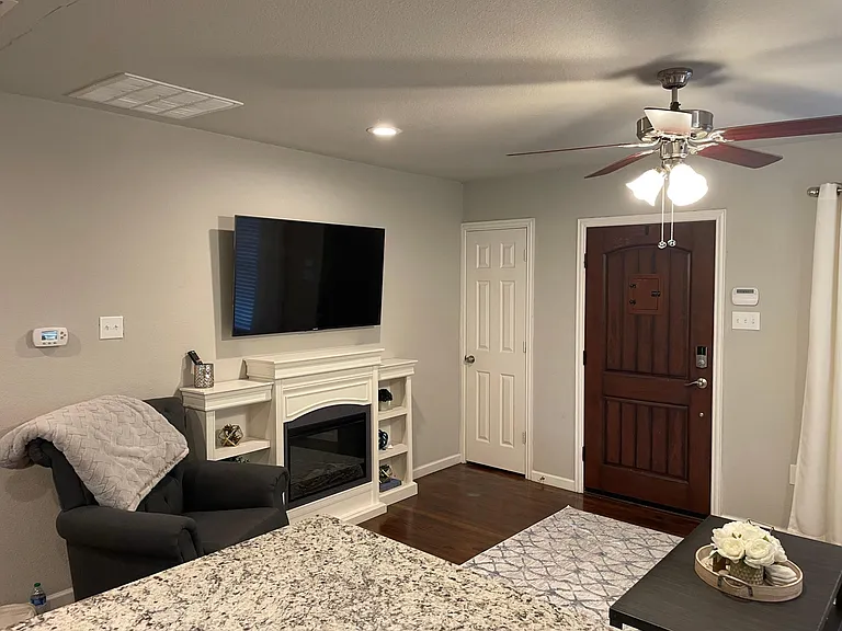 4731 Linnet Ln — Photo 6