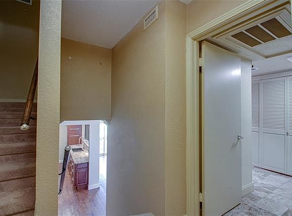 3rd image of 522 E Avenue J APT B