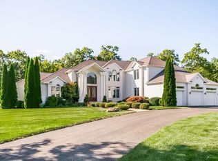 35 Sean Louis Cir, West Springfield, MA 01089