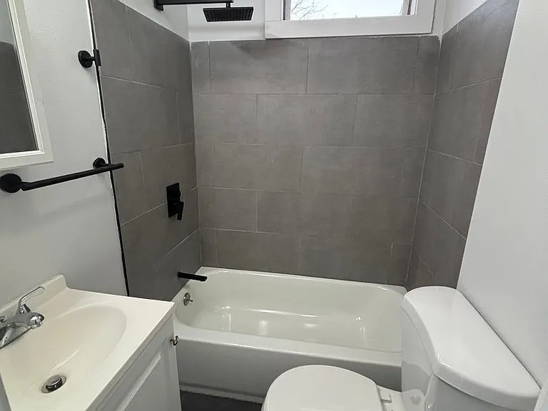57 Thompson St — Photo 19
