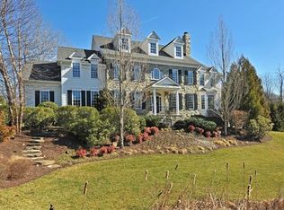 911 Falls Manors Ct, Great Falls, VA 22066