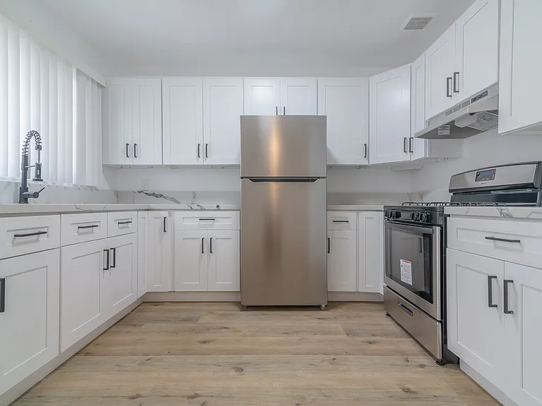 3940 Nicolet Ave #14 — Photo 4