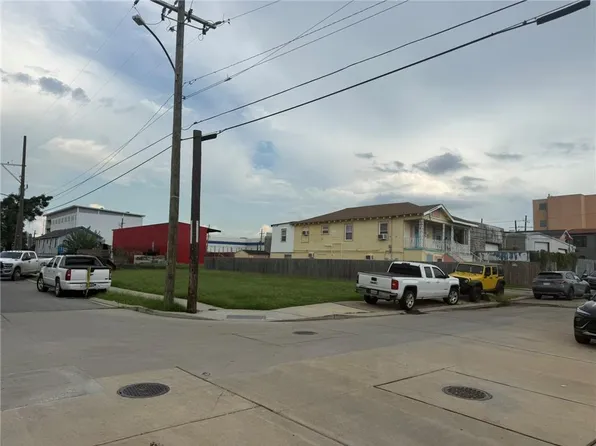 4035 Erato St, New Orleans, LA 70125