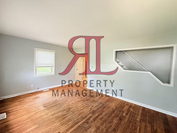 2nd image of 1011 Mohican Ave
