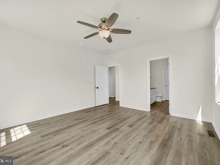 228 Park Ln — Photo 19