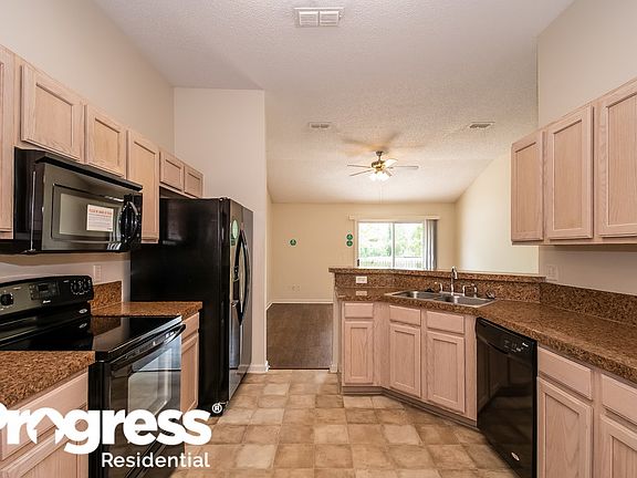 5th image of 2925 Brittany Bluff Dr