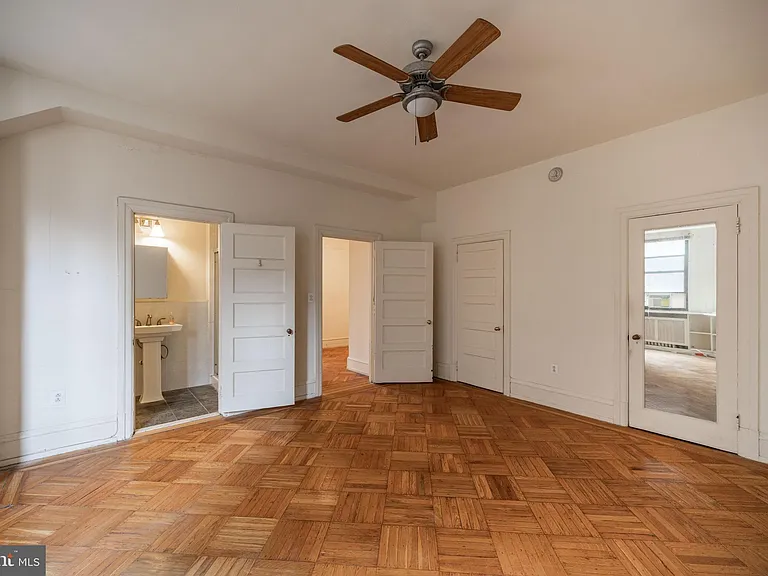 250 S 13th St #4D — Photo 8