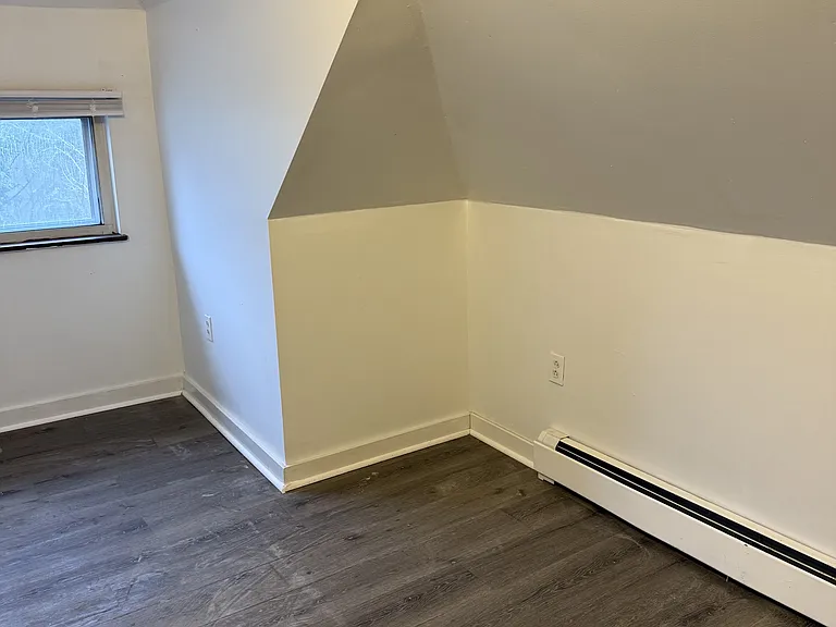 204 Minooka St — Photo 10