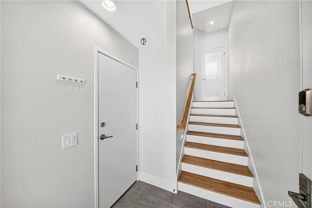 2 bed, 1286 sqft, $3,750 — Photo 3