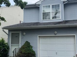 13 Hampton Rd #A, New Brunswick, NJ 08901