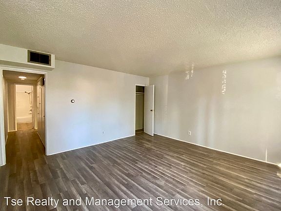 2nd image of 815 Magnolia Ave #6