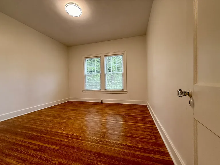 1825 Roanoke Ave #4 — Photo 12