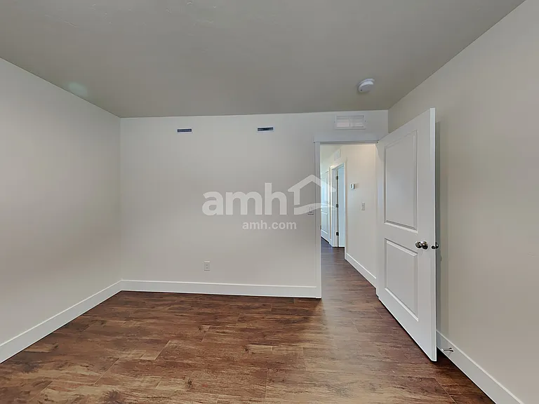 1422 N Barkvine Ave — Photo 17