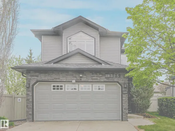 1325 Latta Cres NW, Edmonton, AB T6R 3T3