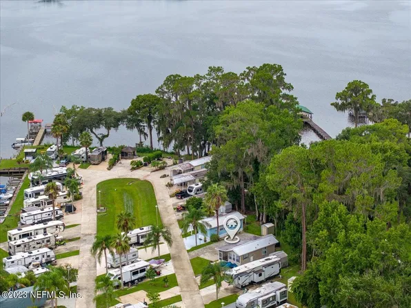 1074 FRONT #36 Street, Welaka, FL 32193