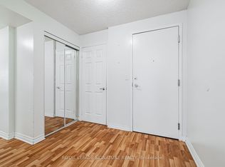 3888 Duke Of York Blvd #525, Mississauga, ON L5B4P5