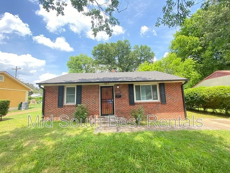 2882 Montague Ave — Photo 1