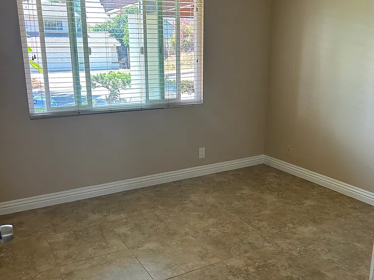 912 Redlen Ave — Photo 19