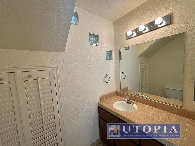 2726 Hampton Ln — Photo 20