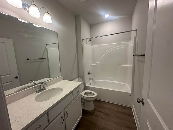 4th image of 1094 Primrose Drive #26b