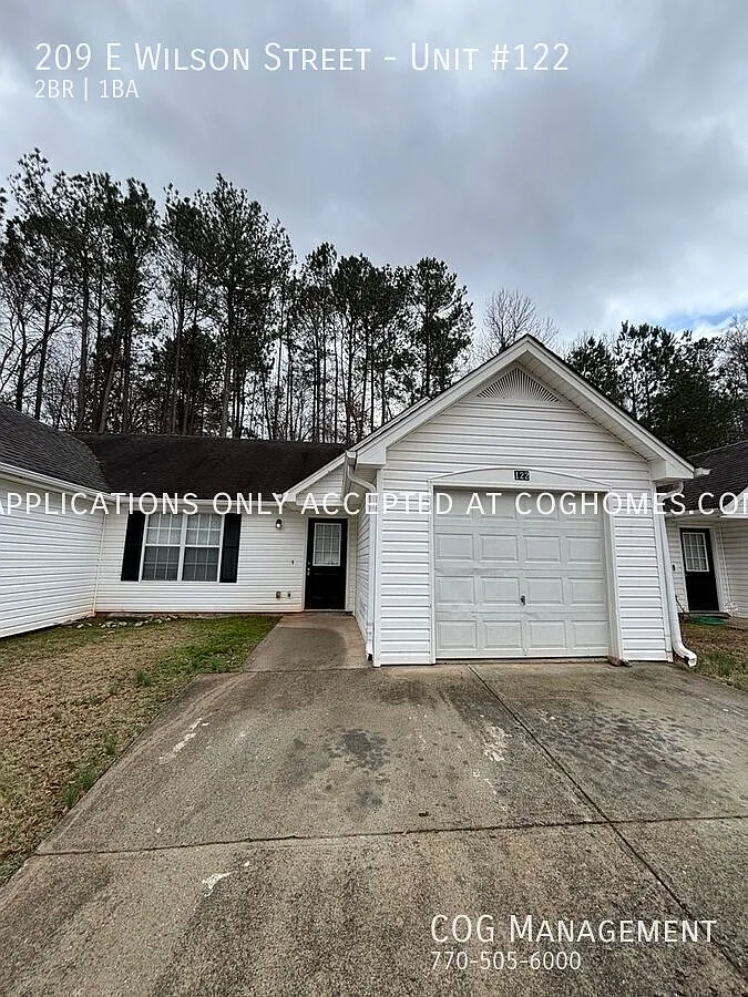 Great 2 bedroom 1 bath town home near downtown Villa Rica — Photo 1