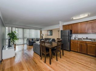 2937 N Sheridan Rd, Chicago, IL 60657