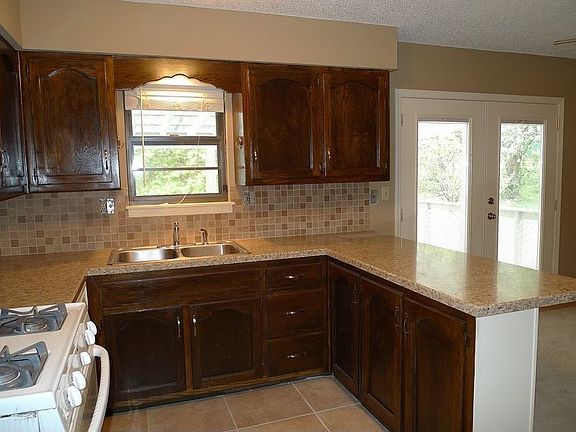 Remodeled Kitchen!  New interior paint throughout!
