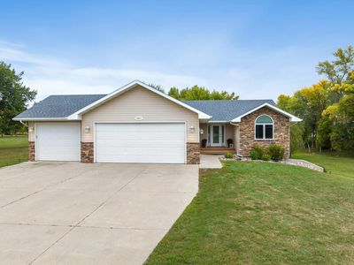 6810 17th Ave NW, Minot, ND, 58703
