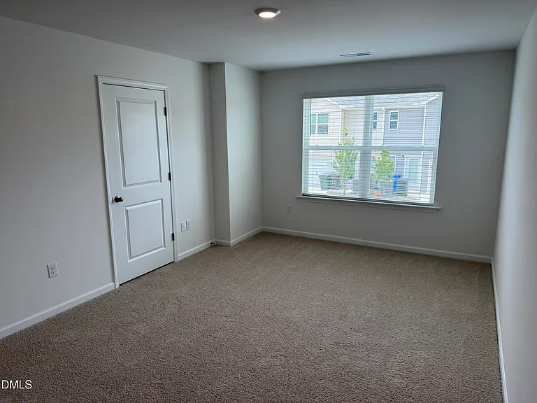 275 Rusling Leaf Dr — Photo 12