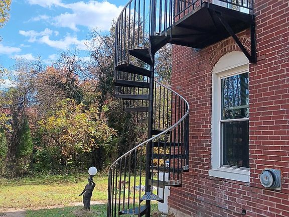 3rd image of 5016 Jeffersonton Rd #B