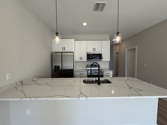 3rd image of 2020 Dorion St