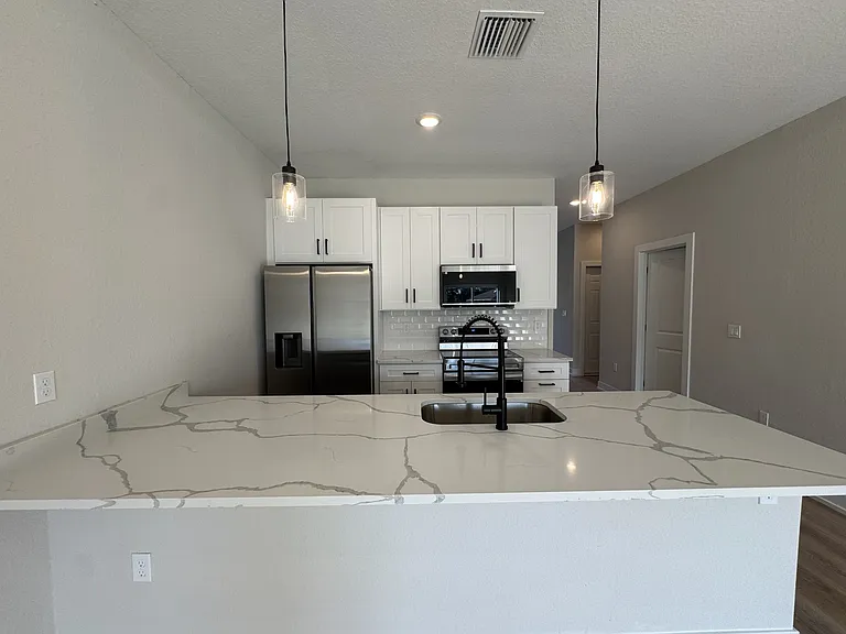 2020 Dorion St — Photo 3
