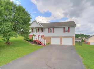 1097 Quail Ln, Pulaski, VA 24301