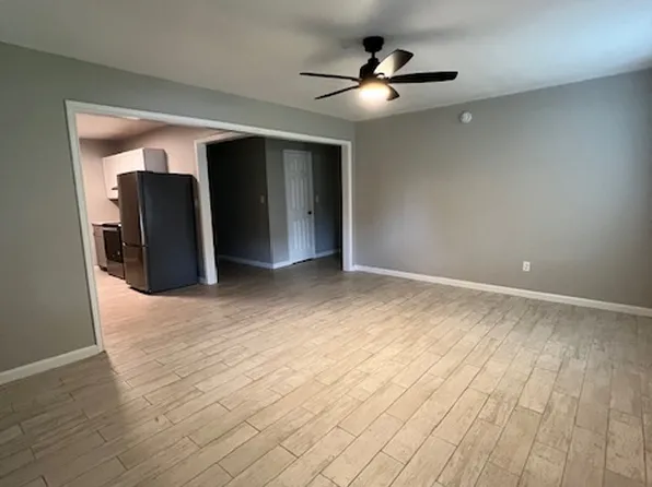 3130 Cartwright St, Beaumont, TX 77701