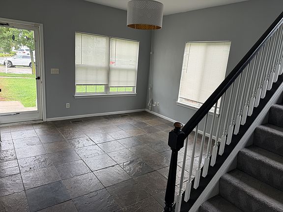 3rd image of 384 Reston Cir
