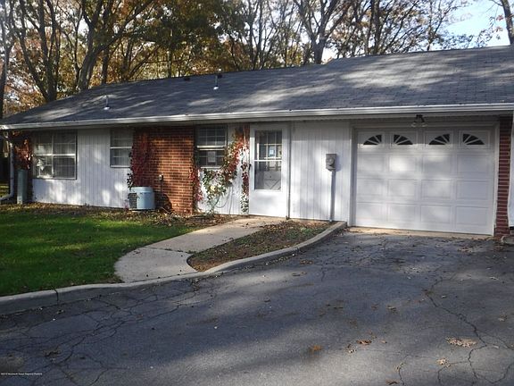 2nd image of 468B Portsmouth Dr