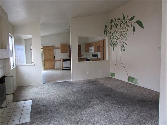 5th image of 13560 Monterey Way