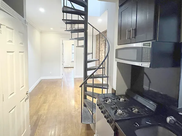 219 East 28th Street image 1 of 5