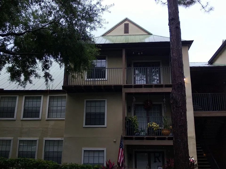 232 Afton Sq #304