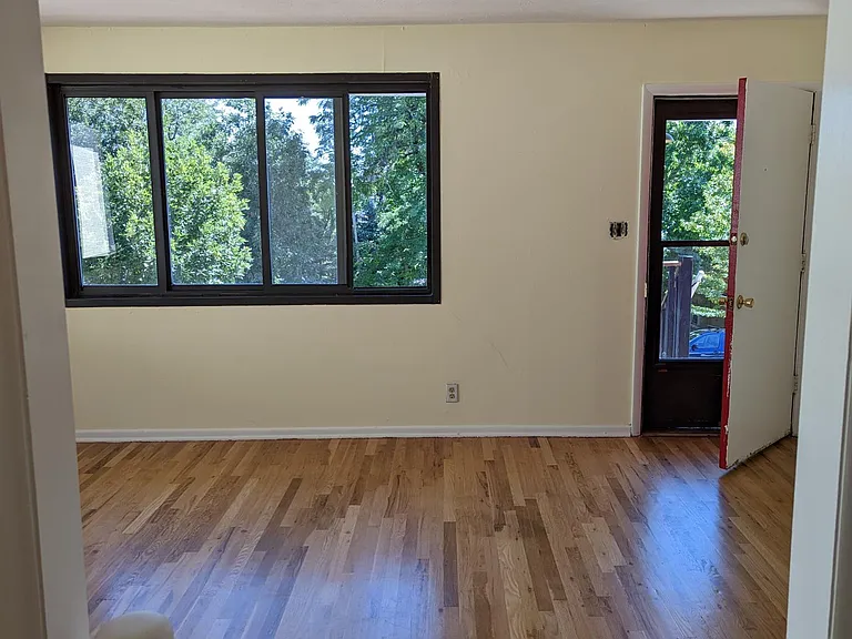 1427 Mapleton Ave #B — Photo 9